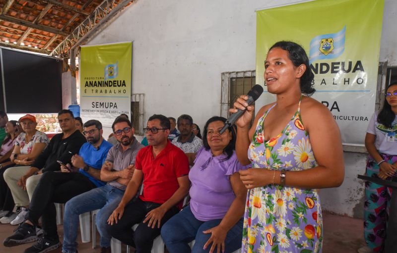 Entrega de matrizes de aves e ração para Agricultores e Quilombos das Ilhas de Ananindeua