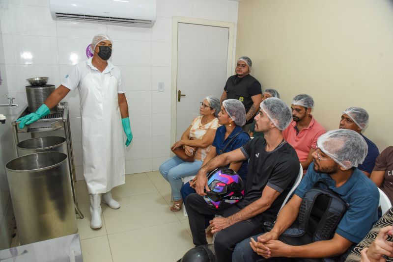 Imagens da capacitação para batedores de açaí de Ananindeua