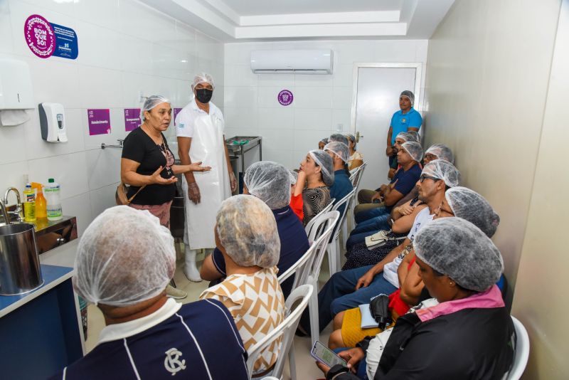 Imagens da capacitação para batedores de açaí de Ananindeua