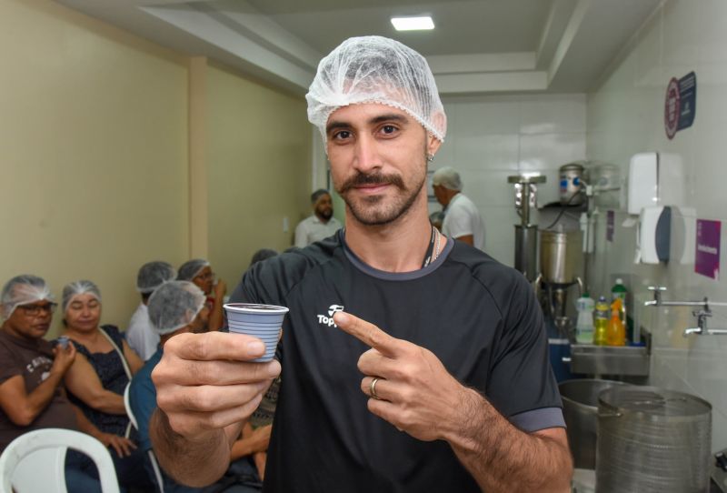 Imagens da capacitação para batedores de açaí de Ananindeua