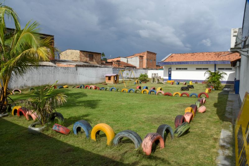 Assinatura de ordem de serviço para início das obras do quintal pedagógico da CMREI Gunnar Vingren, no conjunto Sabía Bairro 40 Horas