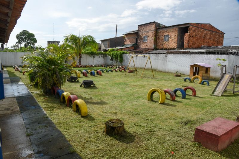 Assinatura de ordem de serviço para início das obras do quintal pedagógico da CMREI Gunnar Vingren, no conjunto Sabía Bairro 40 Horas