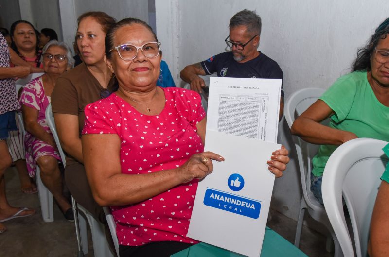 Entrega de Certidão de Imóveis para moradores do Jaderlândia ll