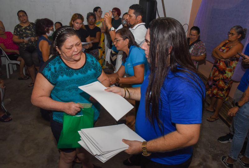 Entrega de Certidão de Imóveis para moradores do Jaderlândia ll