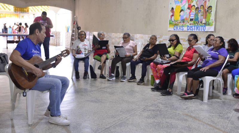 Ação no CRAS Distrito na rua Manoel de Souza na Heliolandia