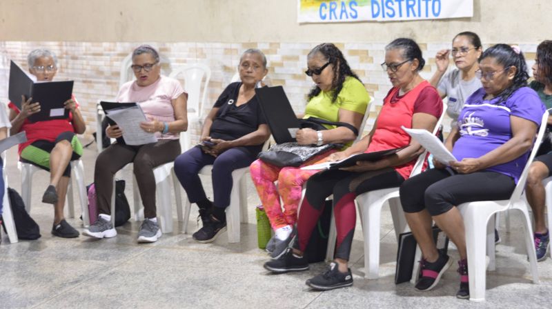 Ação no CRAS Distrito na rua Manoel de Souza na Heliolandia