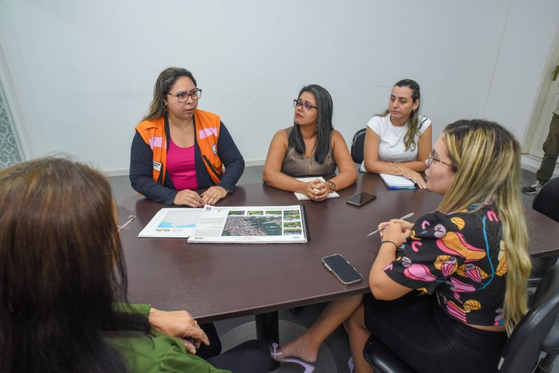 Reunião de enfrentamento as condições climáticas