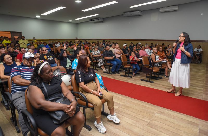 Curso de manipulação de alimentos e precificação no auditório da Semed