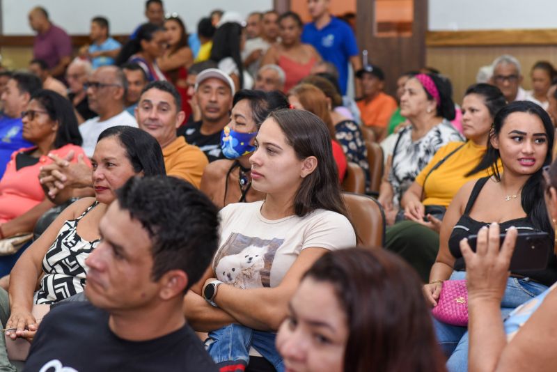 Curso de manipulação de alimentos e precificação no auditório da Semed