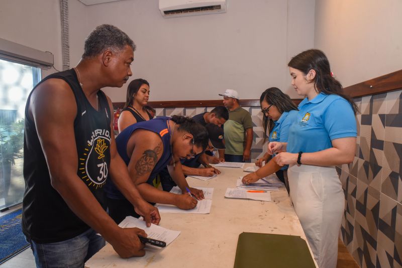 Curso de manipulação de alimentos e precificação no auditório da Semed