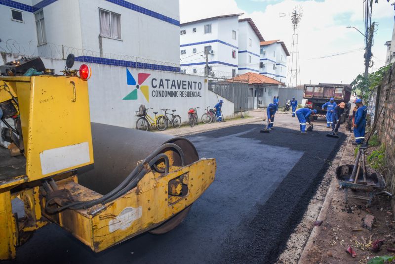 Serviço de recuperação do asfalto da travessa Santa Maria no bairro Centro