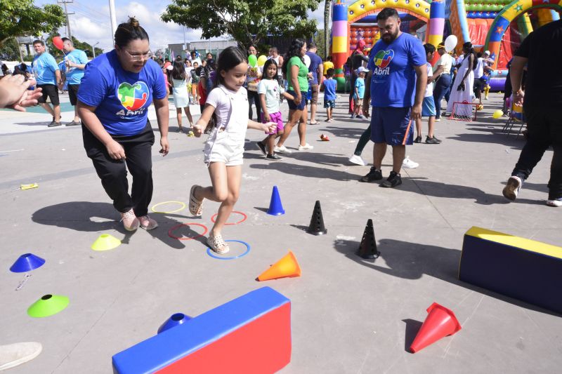 Manhã alegre e conscientização sobre autismo no parque Cultural Vila Maguary