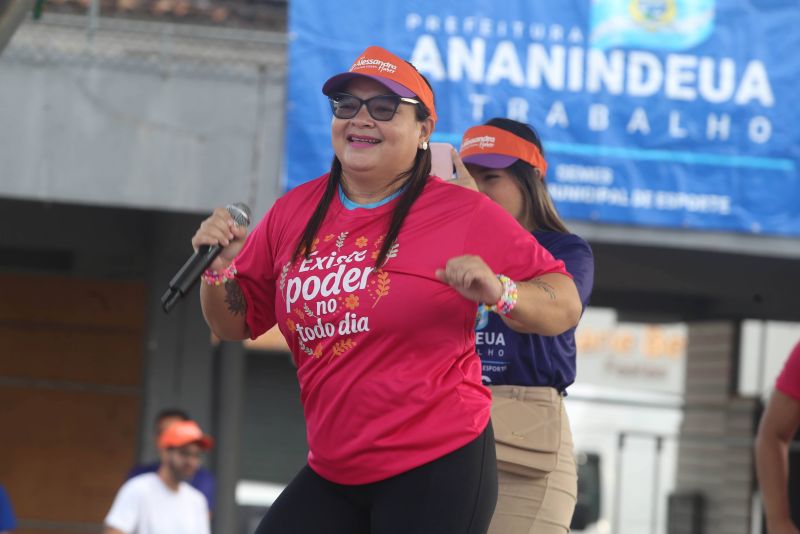 Aulão Fitdance Especial dia das Mães na Praça da Bíblia