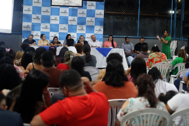 Audiência Pública do PPA e LOA na escola Maria Estelita Barbosa no conjunto Júlia Sefer