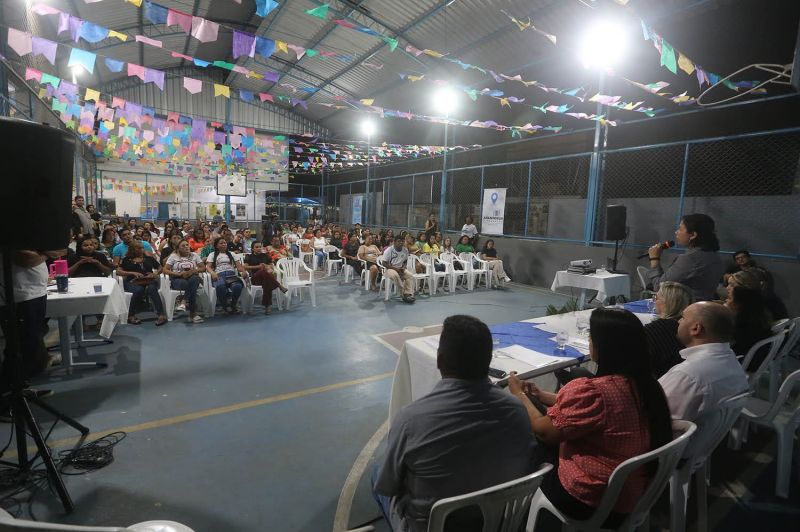 Audiência Pública do PPA e LOA na escola Maria Estelita Barbosa no conjunto Júlia Sefer
