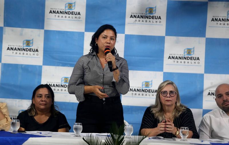 Audiência Pública do PPA e LOA na escola Maria Estelita Barbosa no conjunto Júlia Sefer