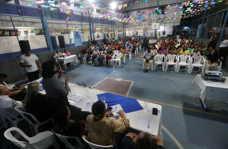 Audiência Pública do PPA e LOA na escola Maria Estelita Barbosa no conjunto Júlia Sefer