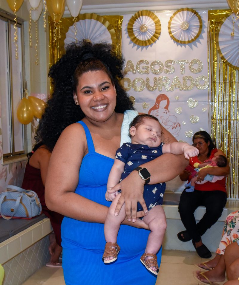 Mamaço na maternidade Sagrada Família