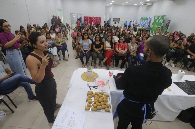 Lançamento do curso doces que encantam no auditório da ACIA