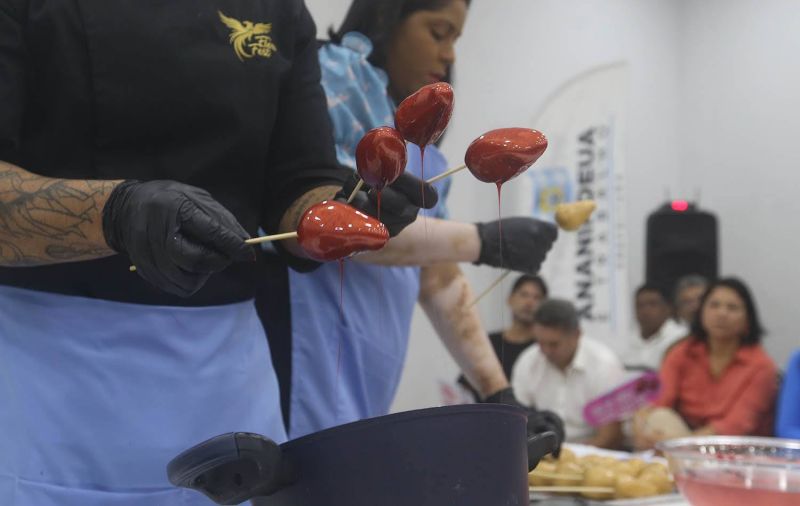 Lançamento do curso doces que encantam no auditório da ACIA