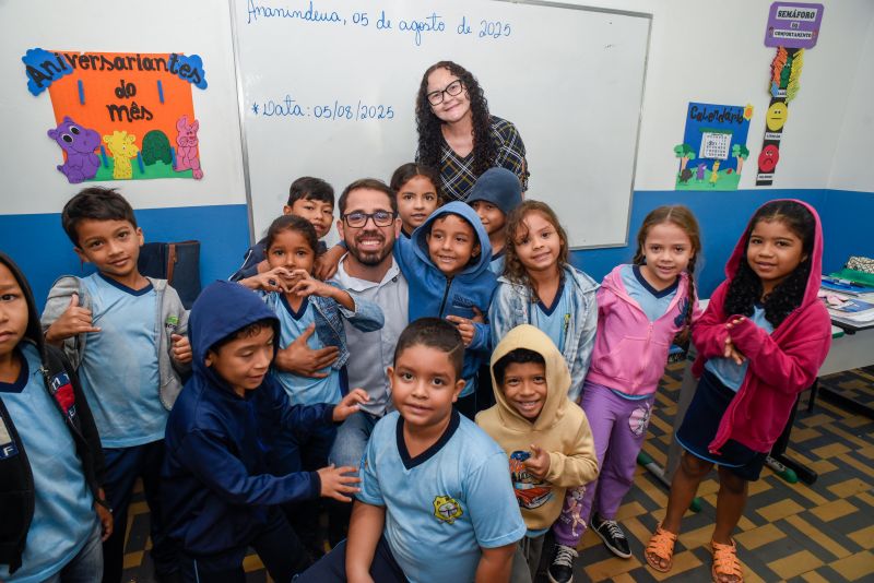 Visita na EMEF Santa Inês com entrega de salas climatizadas