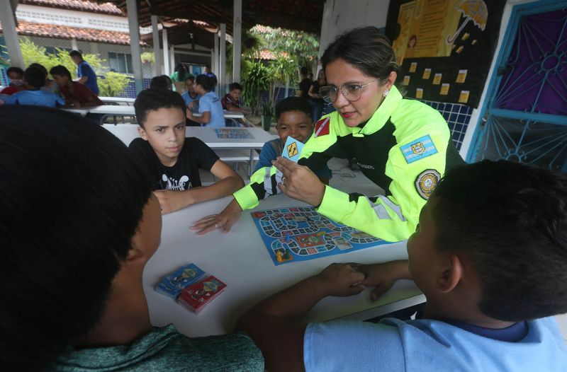 Semutran vai Escola