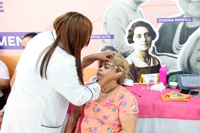 Ação em alusão ao Outubro Rosa