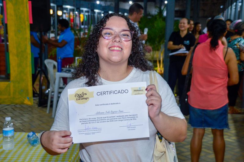 Feira do artesanato com exposição Doces que Encantam