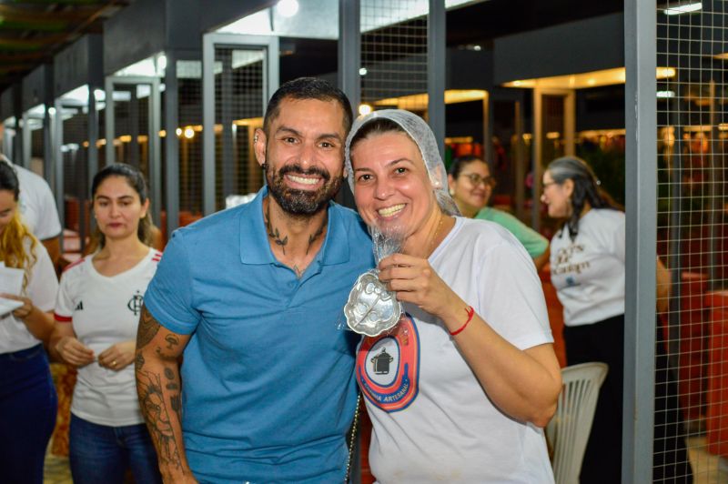 Feira do artesanato com exposição Doces que Encantam