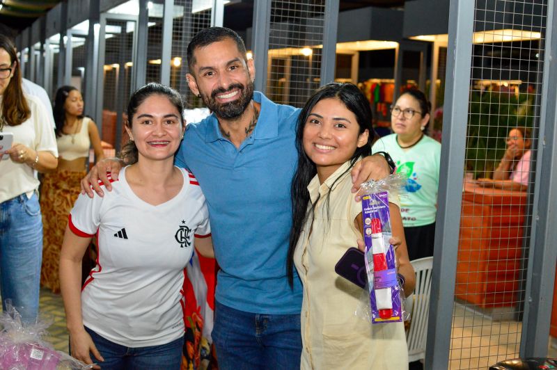 Feira do artesanato com exposição Doces que Encantam