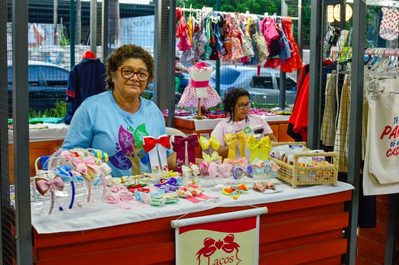 Feira do artesanato com exposição Doces que Encantam