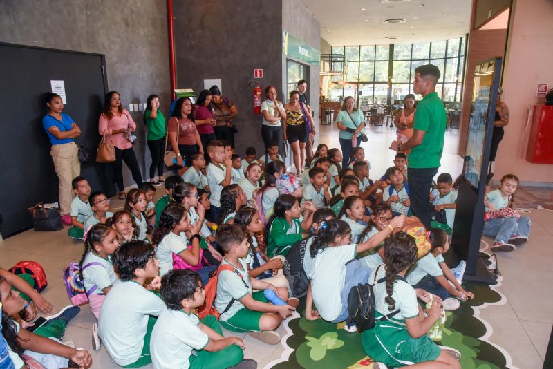 Visita guiada no parque Vila Maguary dos alunos da escola Gregório de Almeida Brito