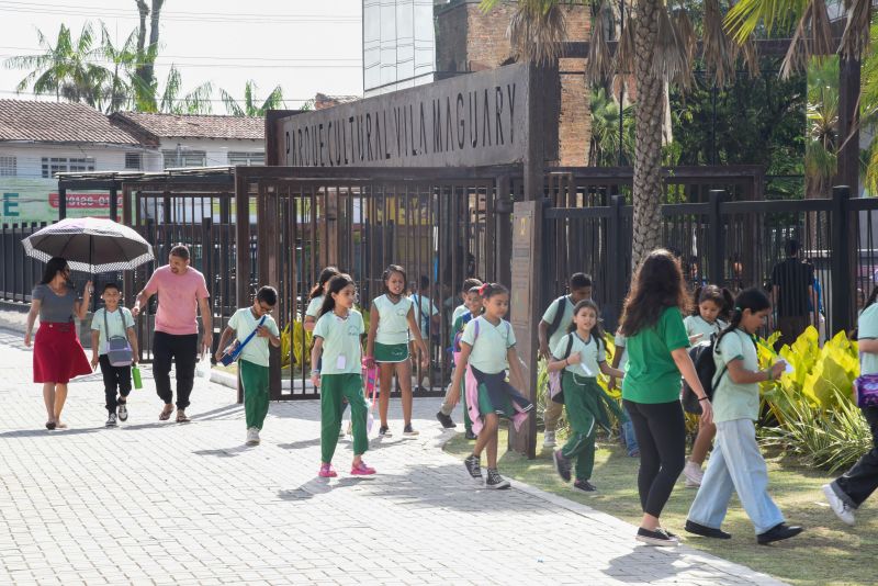Visita guiada no parque Vila Maguary dos alunos da escola Gregório de Almeida Brito