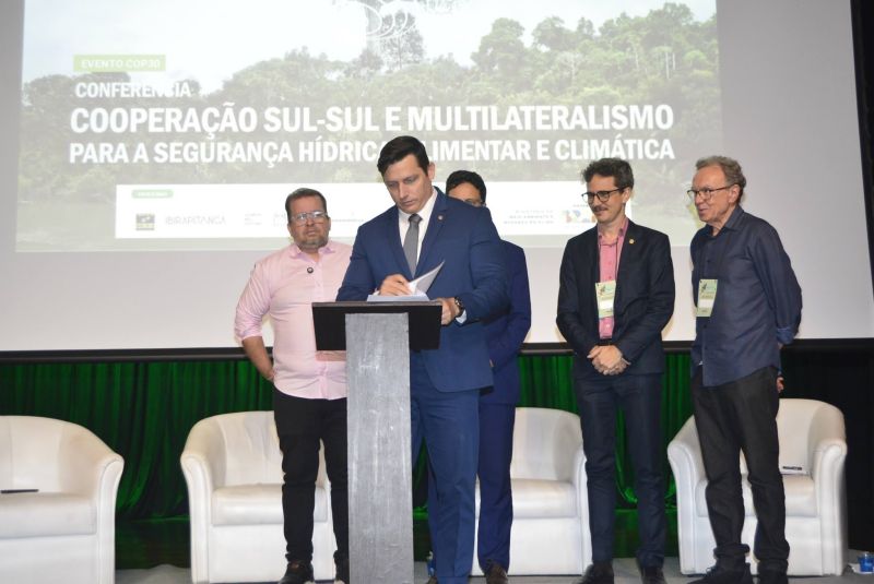 Fórum Internacional Pré-COP 30 no Teatro Municipal