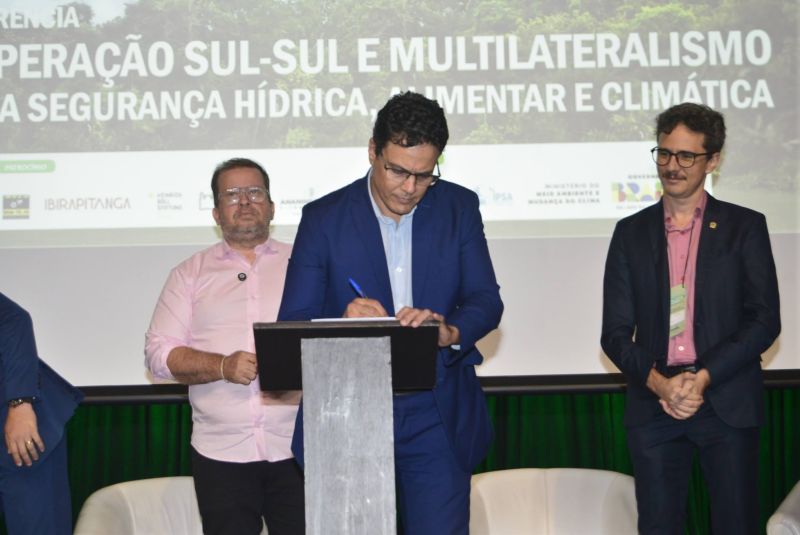 Fórum Internacional Pré-COP 30 no Teatro Municipal