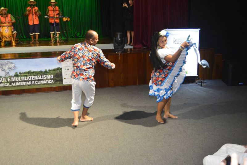 Fórum Internacional Pré-COP 30 no Teatro Municipal