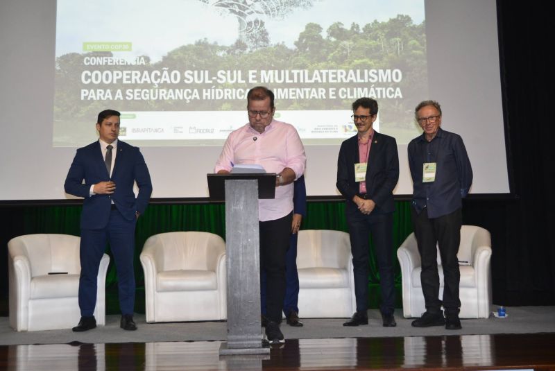 Fórum Internacional Pré-COP 30 no Teatro Municipal