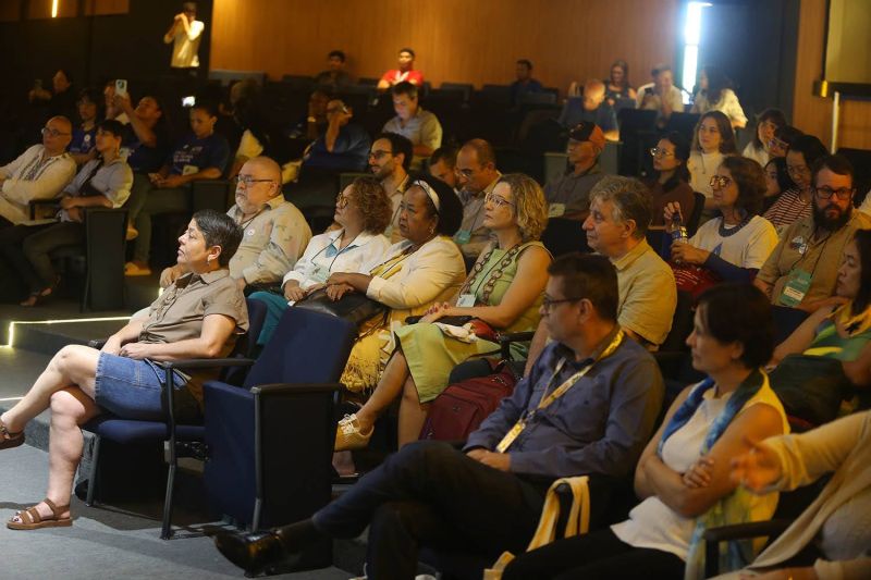Encerramento do Fórum Internacional Cop 30 no teatro Municipal