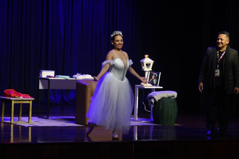 Monólogo além do silêncio com peça teatral de inclusão Autista