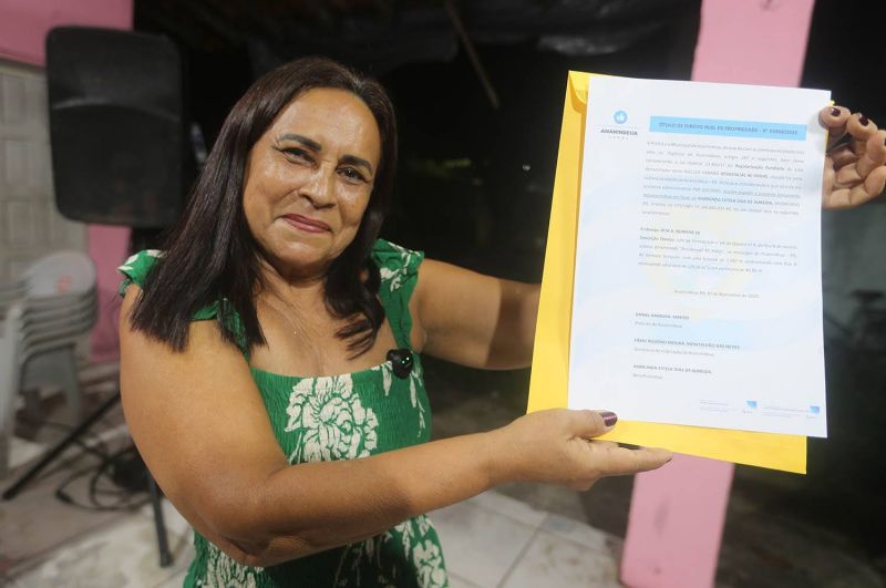 Entrega títulos de propriedade na estrada do Icui Guajará Il