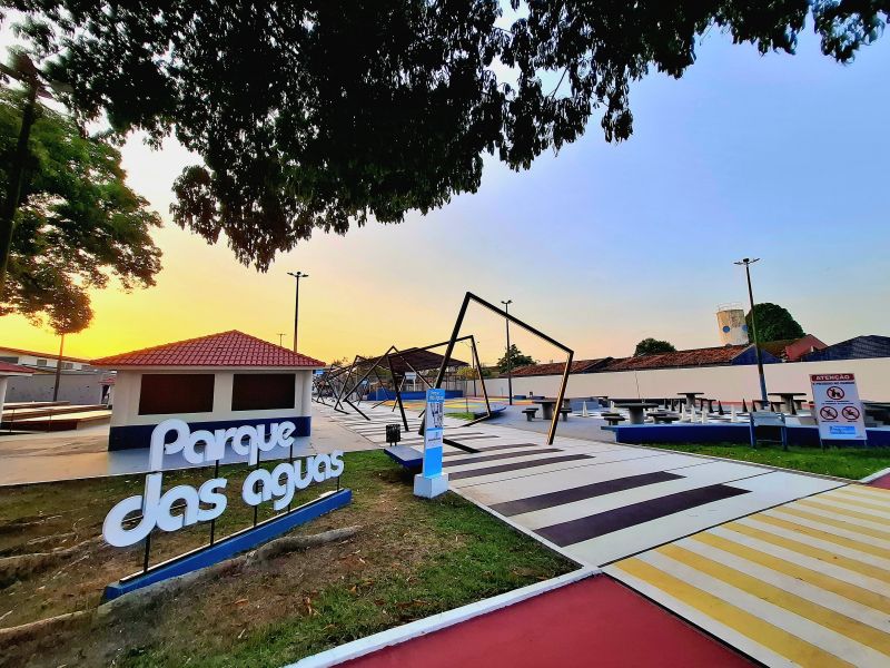 Praça Parque das Águas e Casa da Cultura em Águas Lindas