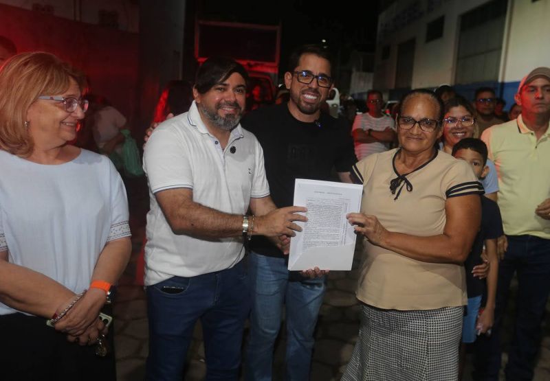 Entrega de Registro de Imóveis na Comunidade Levilândia