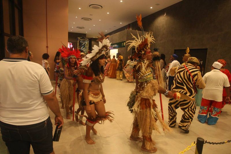 O Herdeiro Cativo do Reino de Mamwe, pauta Racial no teatro Municipal