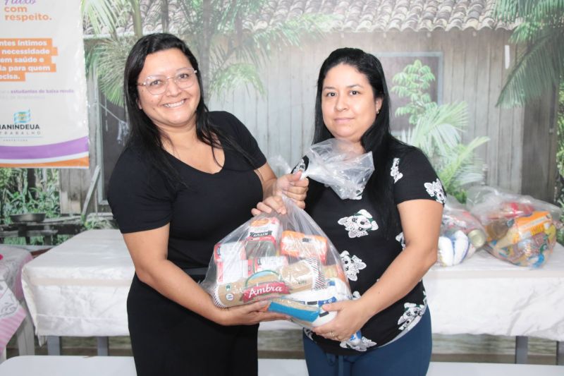 Entrega de apoio alimentar no CRAS Curuçambá