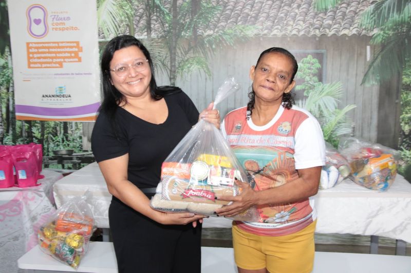Entrega de apoio alimentar no CRAS Curuçambá