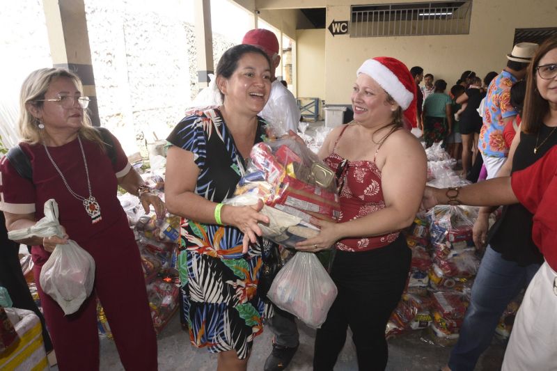 Culminância de Natal CRAS e CREAS na Igreja Matriz
