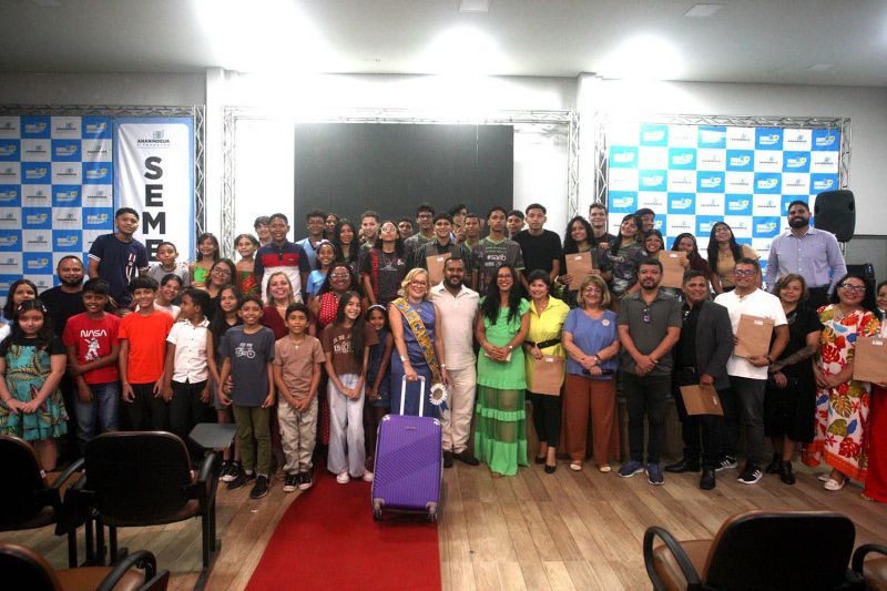 Alunos que participaram da OPA que vão viajar