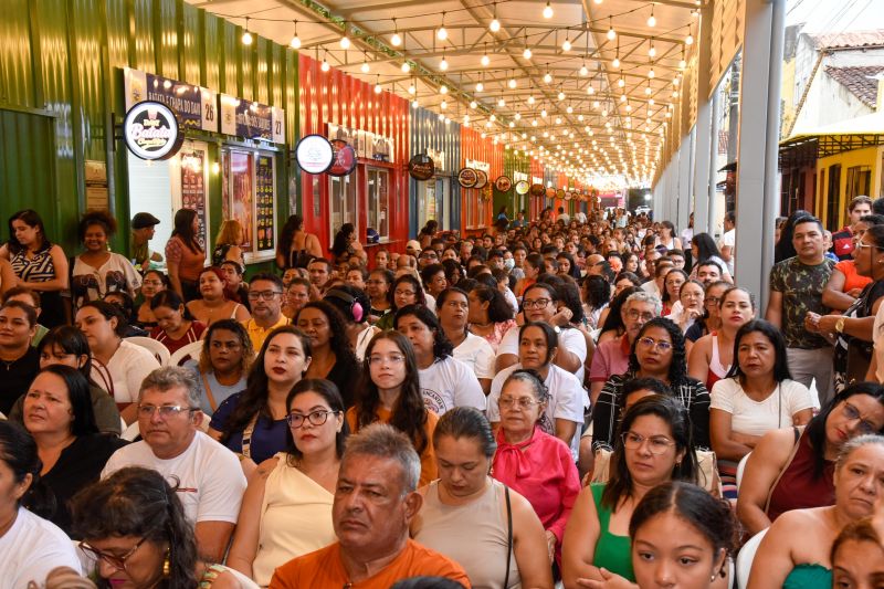 Entrega de certificado Doces que Encantam no Parque do 8