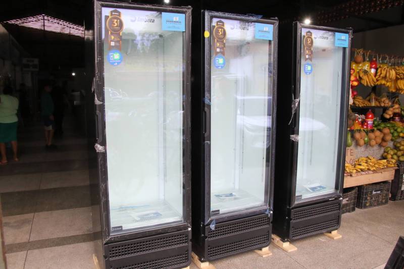 Os refrigeradores que foram entregues no Mercado do 40 Horas.