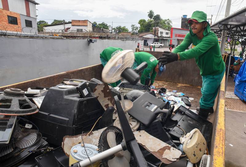 Material  recolhido pela equipe da SEURB